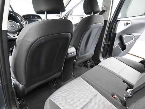 Used 2020 Kia Soul LX image 13