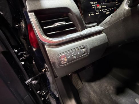 Used 2025 GMC Terrain Elevation AWD/4WD image 12