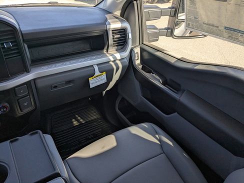 New 2025 Ford F550 4x4 Crew Cab Super Duty image 16