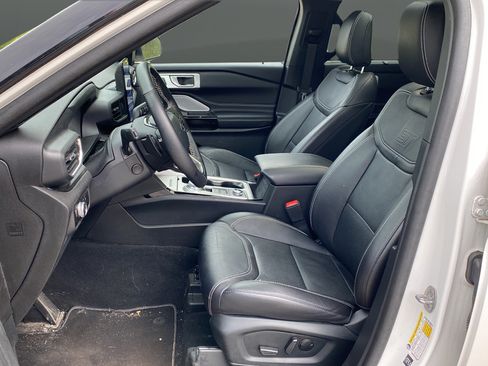 Certified 2023 Ford Explorer ST w/ Equipment Group 401A AWD/4WD image 9