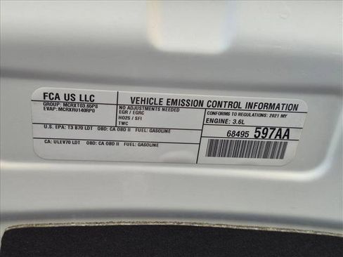 Used 2021 Chrysler Pacifica Touring-L w/ Uconnect Theater Family Group FWD image 23