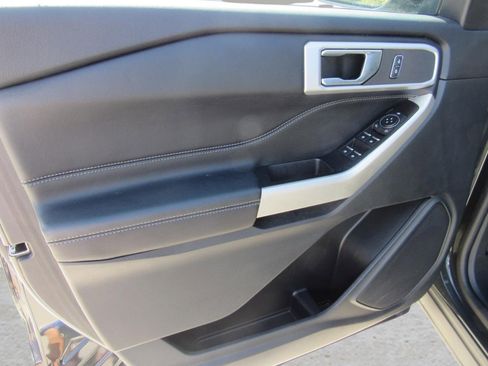 Used 2022 Ford Explorer XLT w/ Equipment Group 202A image 15