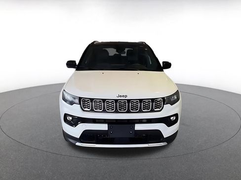 Used 2025 Jeep Compass Limited image 5