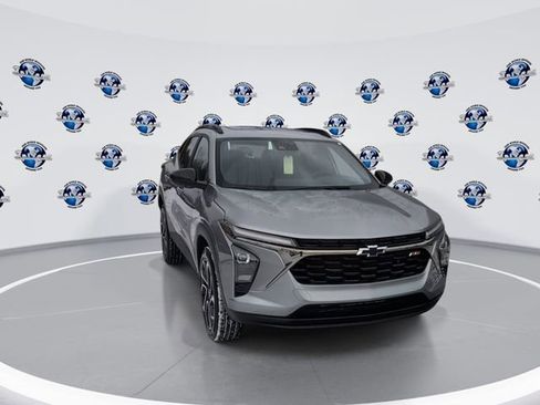 New 2026 Chevrolet Trax RS w/ Sunroof Package image 2