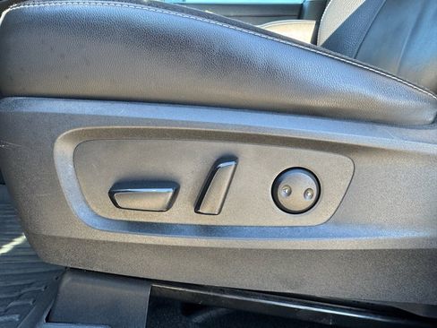 Used 2023 Nissan Pathfinder SL image 13