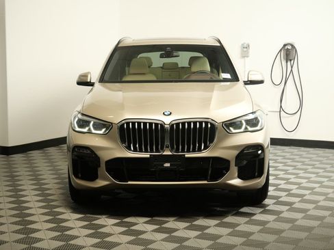 Used 2019 BMW X5 xDrive50i w/ M Sport Package AWD/4WD image 2
