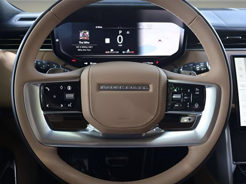 New 2026 Land Rover Range Rover Long Wheelbase SE AWD/4WD image 18