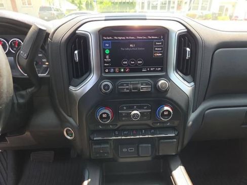 Used 2021 Chevrolet Silverado 1500 LT Trail Boss w/ Convenience Package II AWD/4WD image 13