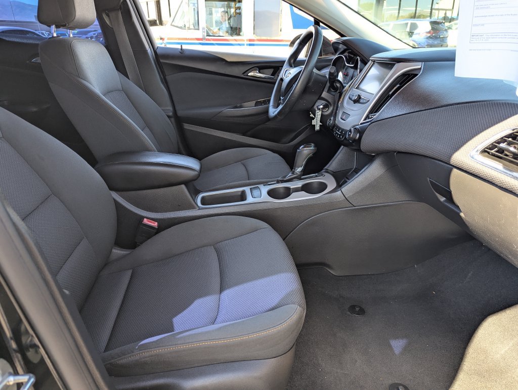 Used 2016 Chevrolet Cruze LS FWD image 29