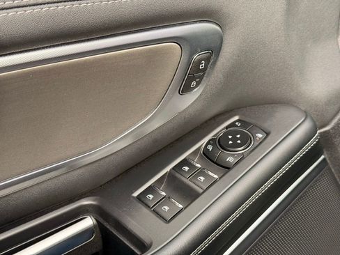 Used 2025 Ford Expedition Platinum image 29