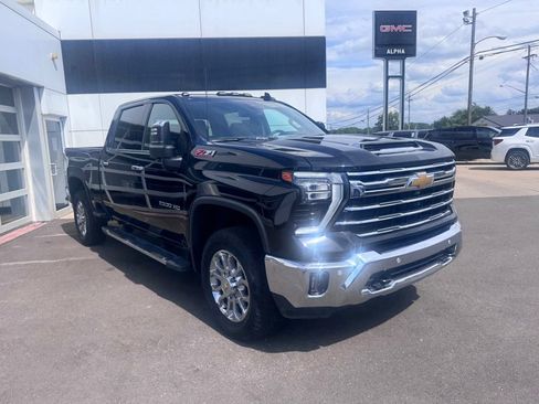 Used 2024 Chevrolet Silverado 2500 LTZ w/ LTZ Plus Package AWD/4WD image 7