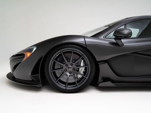 Used 2015 McLaren P1 RWD image 9