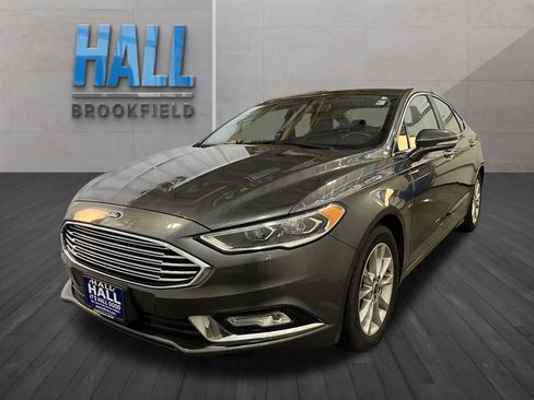 Used 2017 Ford Fusion SE w/ Fusion SE Technology Package image 1