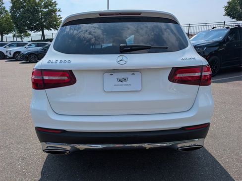 Used 2019 Mercedes-Benz GLC 300 4MATIC image 4