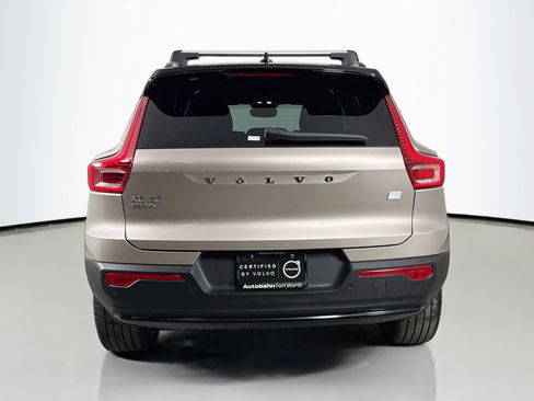 Used 2023 Volvo XC40 Recharge Ultimate image 7