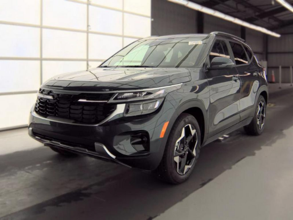Used 2026 Kia Seltos S FWD image 2