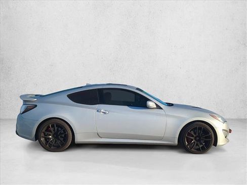 Used 2016 Hyundai Genesis Coupe 3.8 image 4