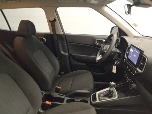 Used 2020 Hyundai Venue SE FWD image 21