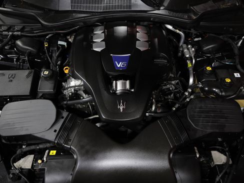 Used 2015 Maserati Quattroporte S Q4 image 25