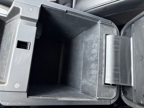 Used 2021 Ford Explorer XLT w/ Equipment Group 202A image 28