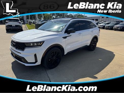 Used 2022 Kia Sorento SX image 1