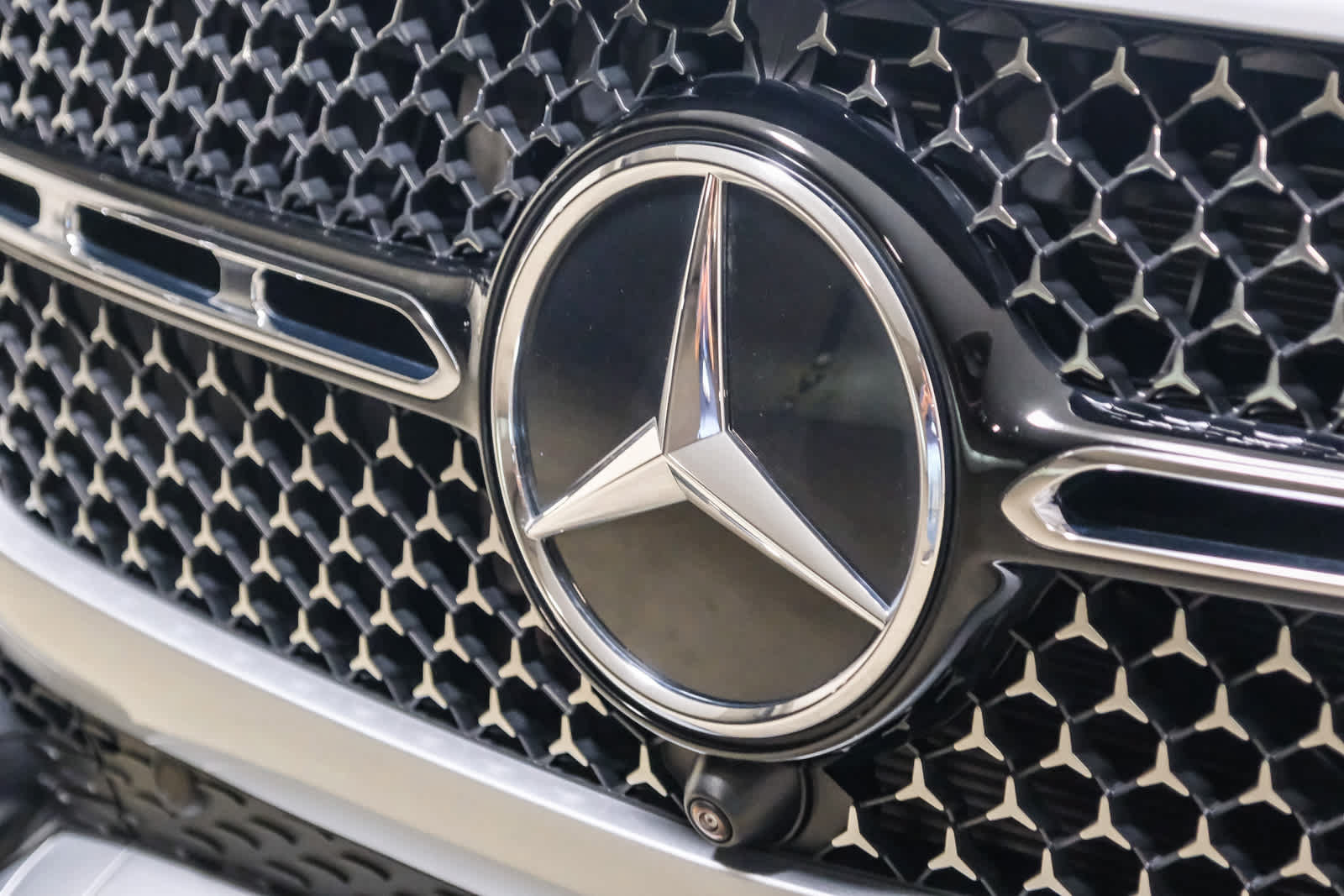 Used 2026 Mercedes-Benz GLE 450e 4MATIC w/ AMG Line Exterior image 13
