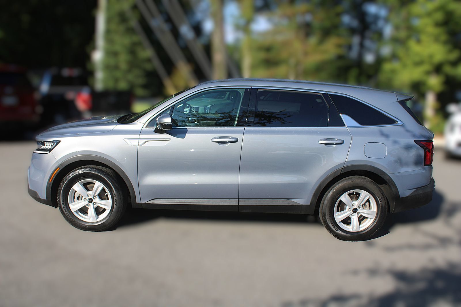 Certified 2023 Kia Sorento LX FWD image 5