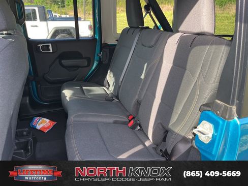 Used 2024 Jeep Wrangler Unlimited Sport AWD/4WD image 9