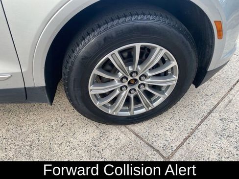 Used 2017 Cadillac XT5 Luxury w/ Driver Awareness Package image 18