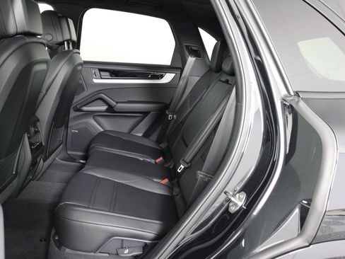 New 2026 Porsche Cayenne S AWD/4WD image 18