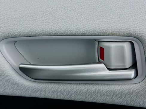 Used 2023 Toyota Corolla SE image 29