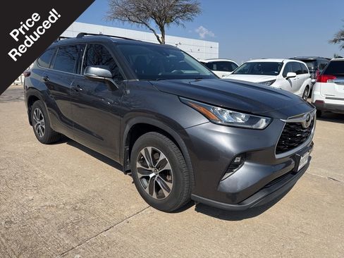 Used 2020 Toyota Highlander XLE image 1