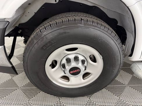Used 2024 GMC Savana 2500 w/ Driver Convenience Package image 11