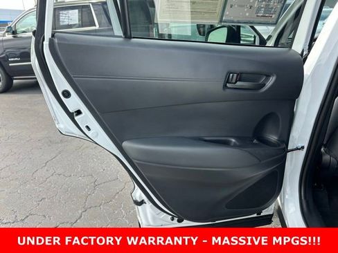 Used 2025 Toyota Corolla Cross LE FWD image 13