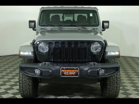 Used 2022 Jeep Gladiator Sport AWD/4WD image 17