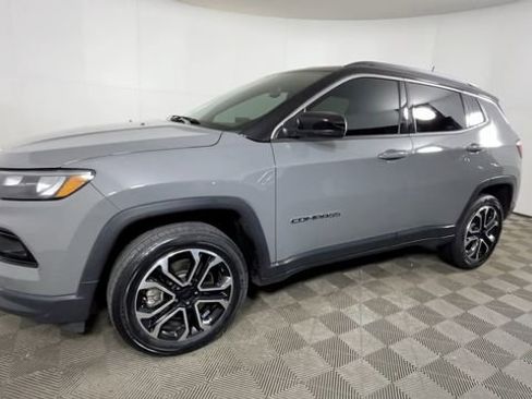 Used 2024 Jeep Compass Limited w/ Sun and Sound Group AWD/4WD image 9