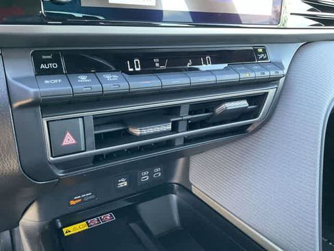 Used 2026 Toyota Camry SE w/ Convenience Package image 24