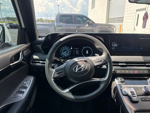 Used 2024 Hyundai Palisade Calligraphy AWD/4WD image 2