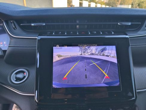 Used 2024 Jeep Grand Cherokee Altitude image 41