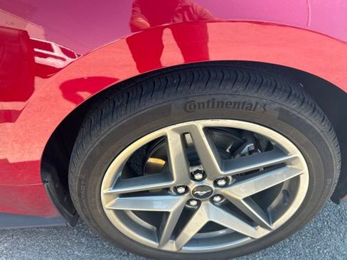 Used 2024 Ford Mustang Convertible RWD image 9
