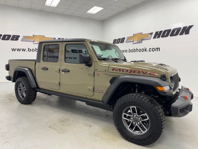 Used 2026 Jeep Gladiator Mojave AWD/4WD image 3