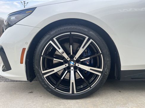 Certified 2024 BMW 540i xDrive w/ Executive Package image 13