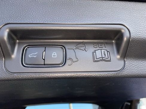 Certified 2023 Ford Explorer Limited w/ Equipment Group 301A image 25