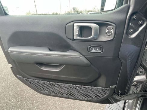 Used 2023 Jeep Wrangler Sahara w/ Cold Weather Group image 15