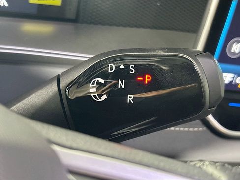 New 2026 Volkswagen Tiguan SE R-Line AWD/4WD image 17