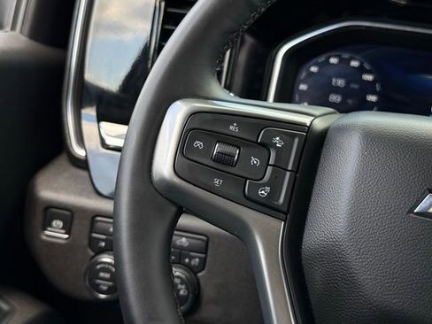 Used 2025 Chevrolet Silverado 1500 LT image 10