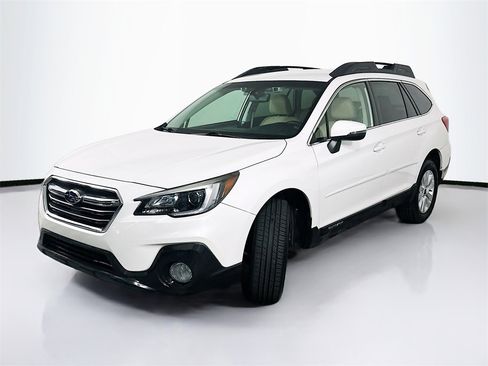 Used 2019 Subaru Outback 2.5i Premium image 2