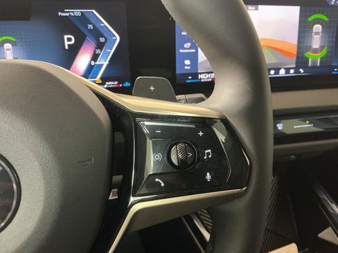 Certified 2025 BMW X3 xDrive30i w/ M Sport Package image 15