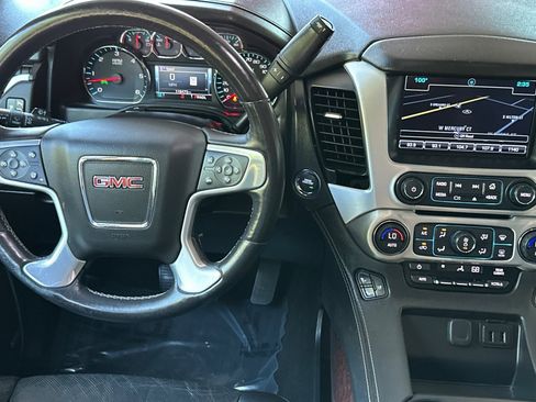 Used 2017 GMC Yukon SLT image 15