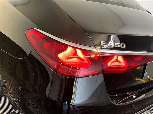 New 2026 Mercedes-Benz E 350 4MATIC Sedan image 5